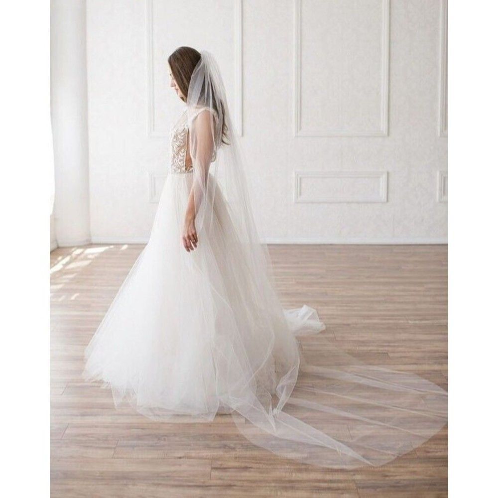 Brides & Hairpins Cristina Simple Veil Cathedral Ivory Single Tier Tulle, 106" - Picture 3 of 11